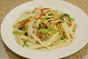 Vegetarian Shark Fin and Mushrooms Stir Fry