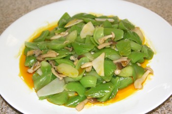 Vegetarian Shark Fin and Mushrooms Stir Fry